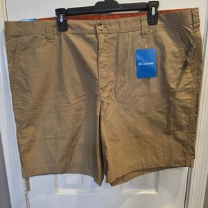 Columbia Men's Tan Shorts